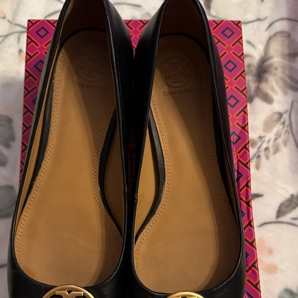 Tory Burch Black Chelsea Ballet Flat-  size 10 - Picture 6 of 6